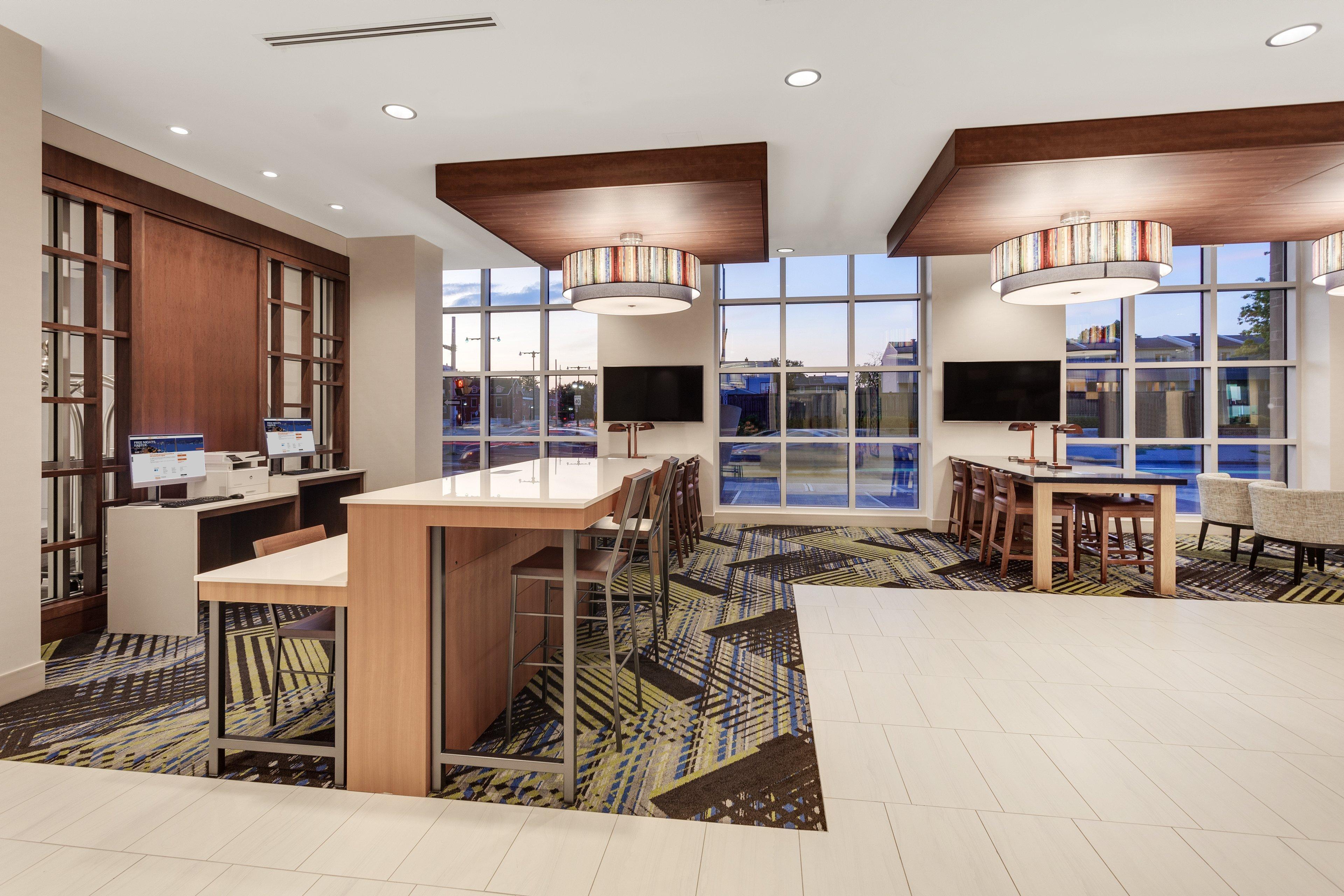 Hotel Express & Downtown East By Ihg 3*